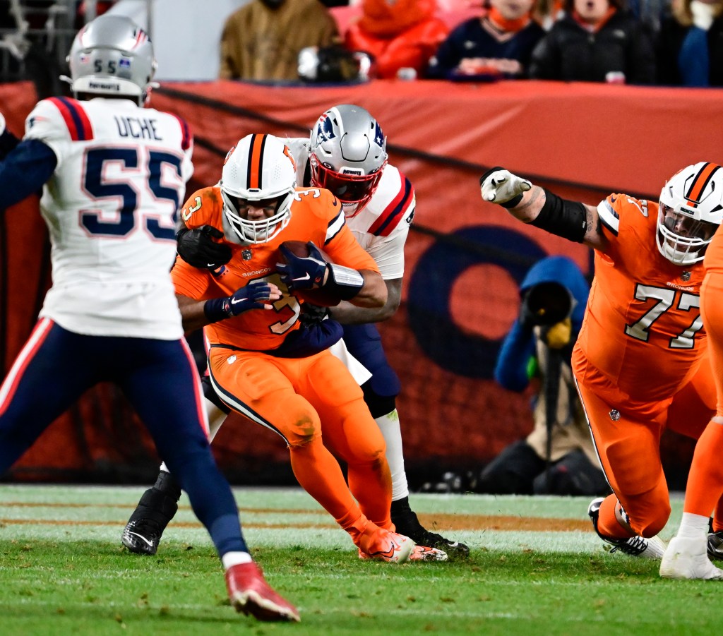 Broncos stock report: Too little, too late from Russell Wilson, Denver’s core players Sunday night vs. Patriots