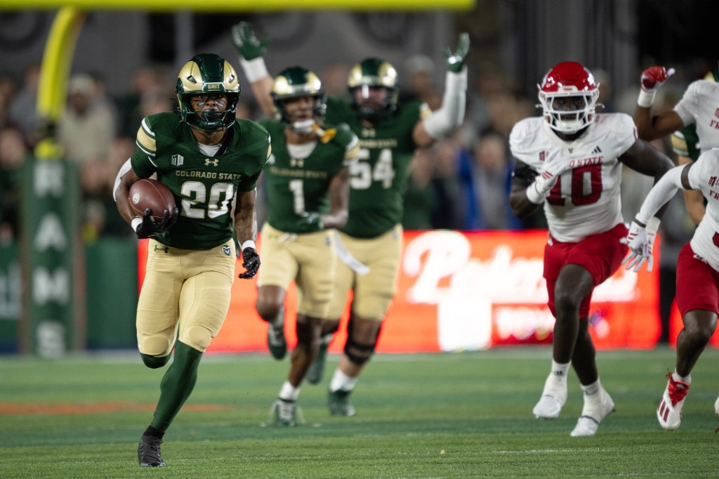 Jackson Brousseau guides Colorado State to 49-21 romp over Fresno State